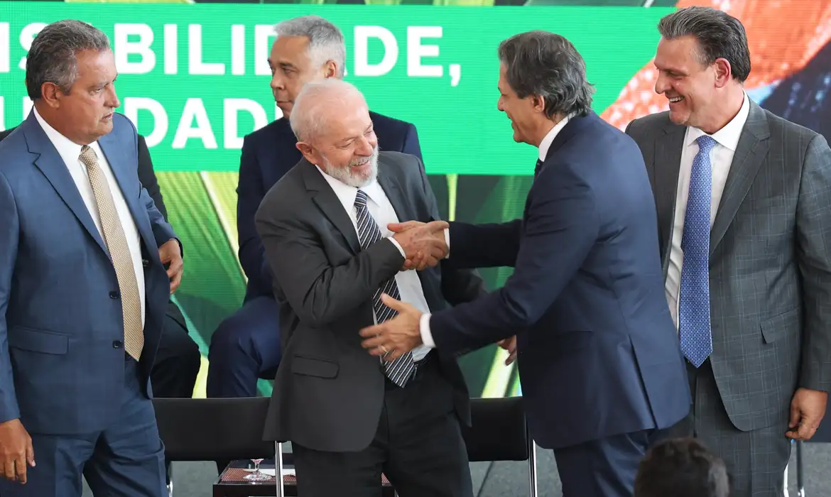 Lula defende a inclusão da carne na cesta básica, mas Congresso pode rejeitar