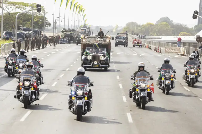 Desfile de 7 de Setembro destaca vacinação e homenageia gaúchos