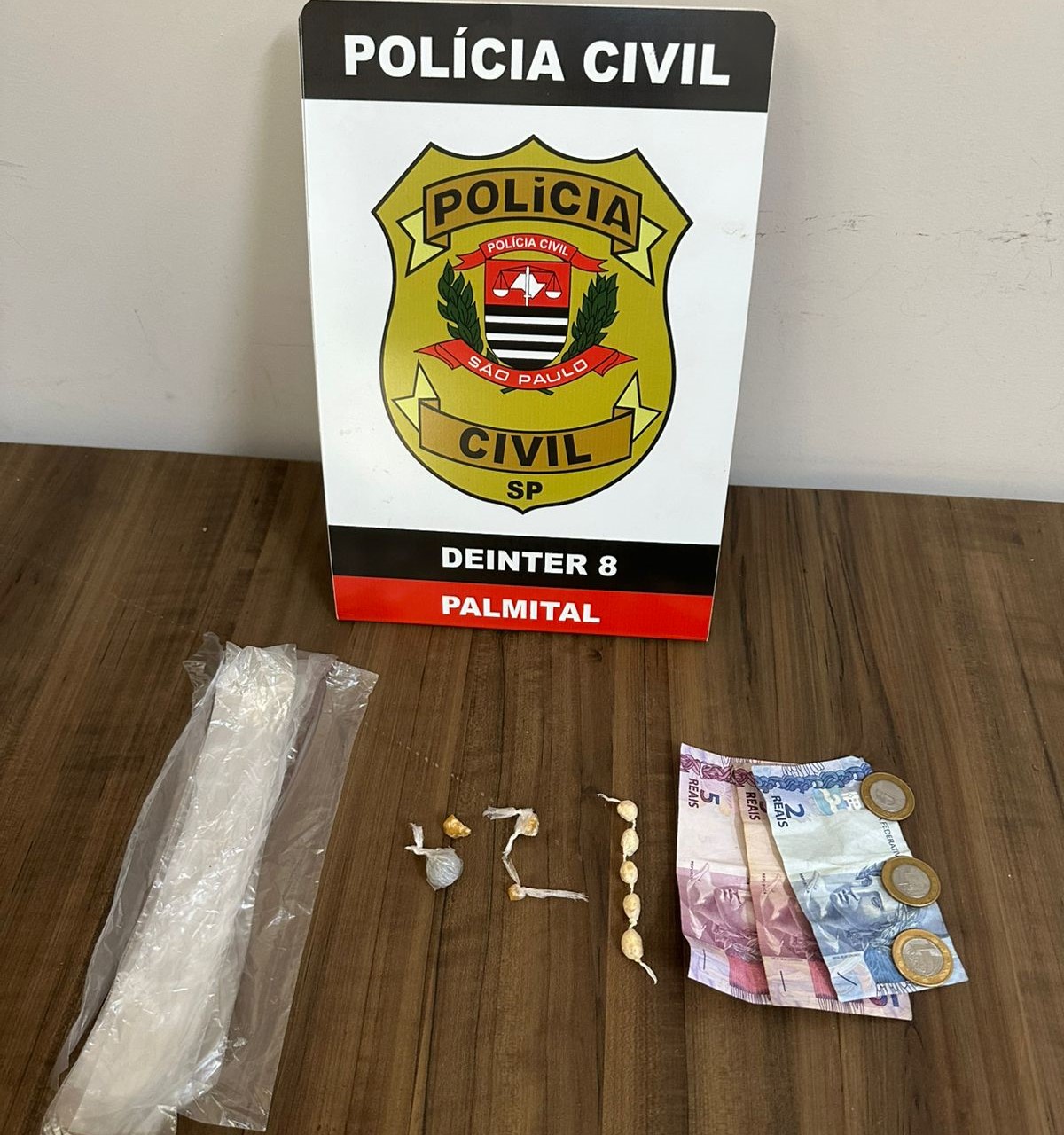 Polícia prende mulher de 34 anos que comandava “biqueira”