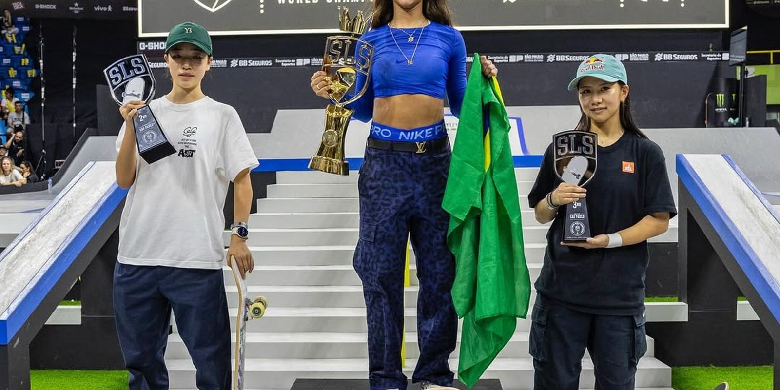 Rayssa Leal vence no fim e se torna tricampeã mundial de skate street