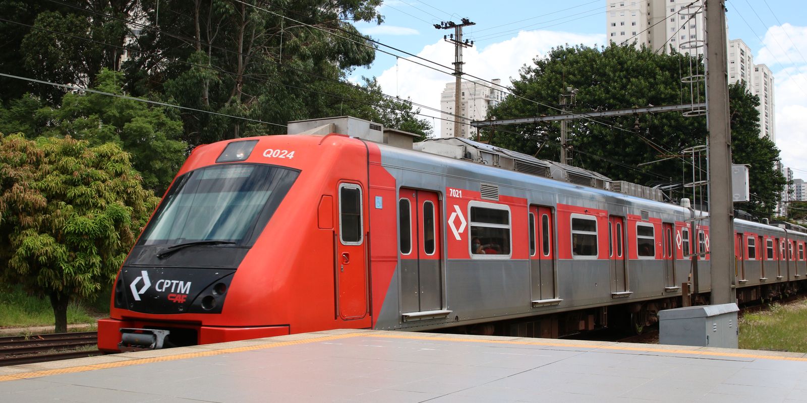 Trens da Linha 11-Coral tem restrições após descarrilhamento, diz CPTM