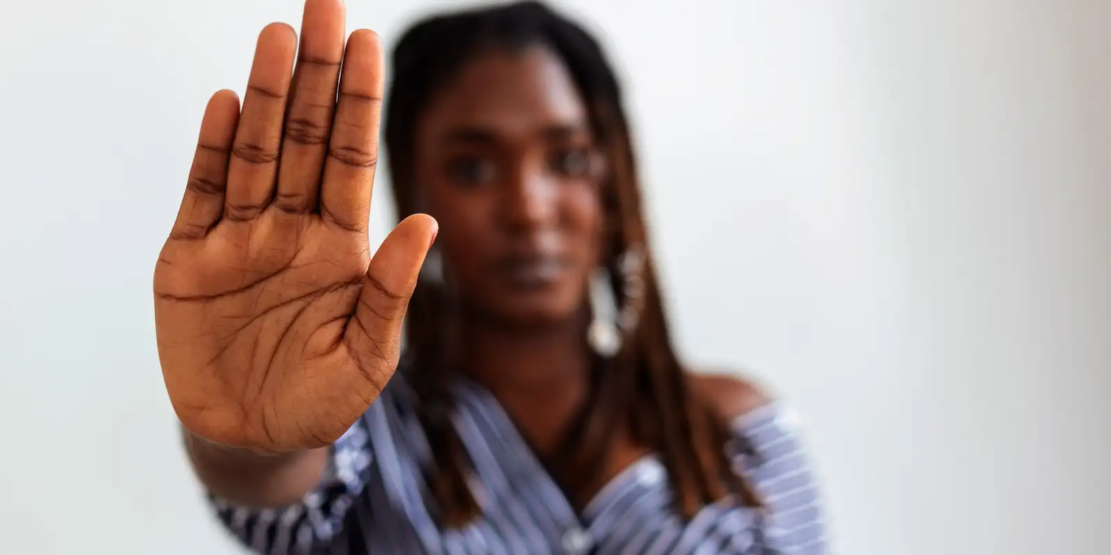 Plataformas de mobilidade combaterão racismo e intolerância religiosa