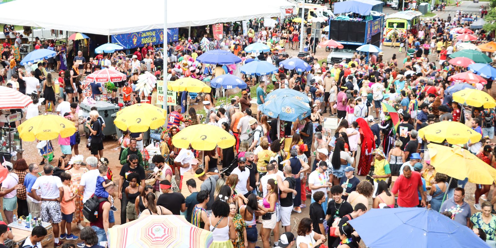 Blocos oficiais dão a largada para o carnaval de rua do Rio de Janeiro
