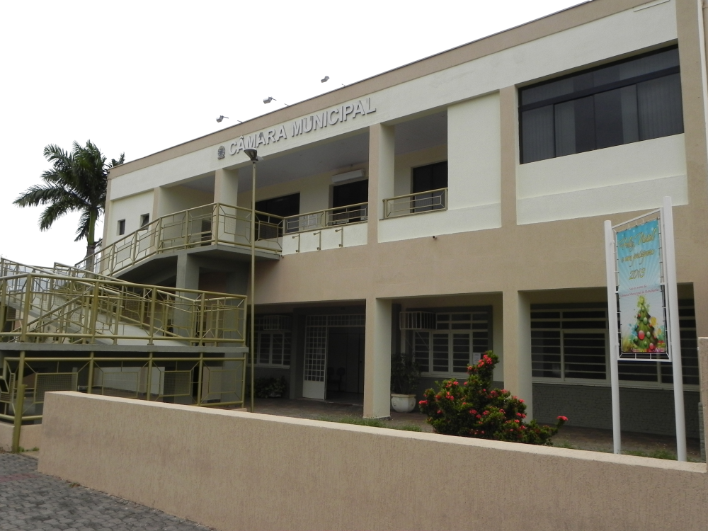 Câmara autoriza empréstimo de R$ 7,5 milhões para comprar equipamentos, como motoniveladoras