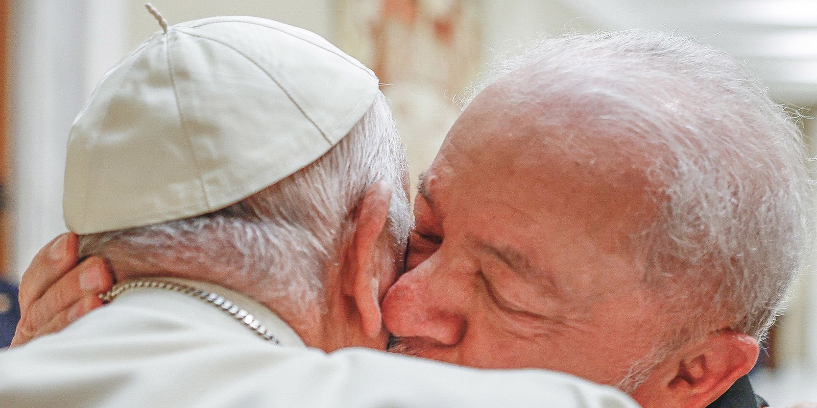Lula celebra Francisco como o papa da esperança, da alegria e da paz