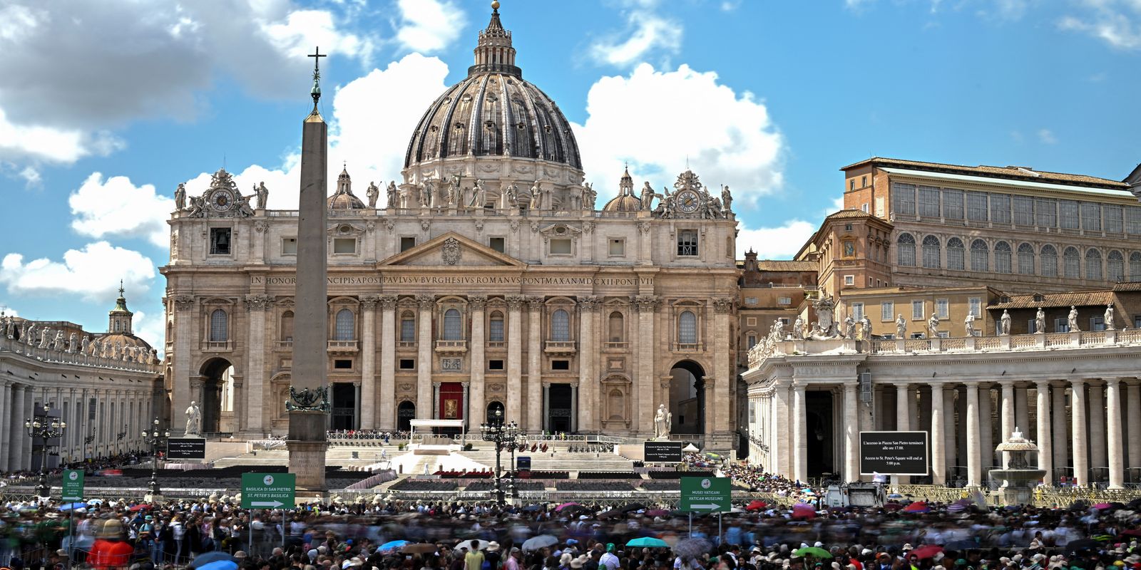Lula e comitiva desembarcam em Roma para funeral do papa Francisco