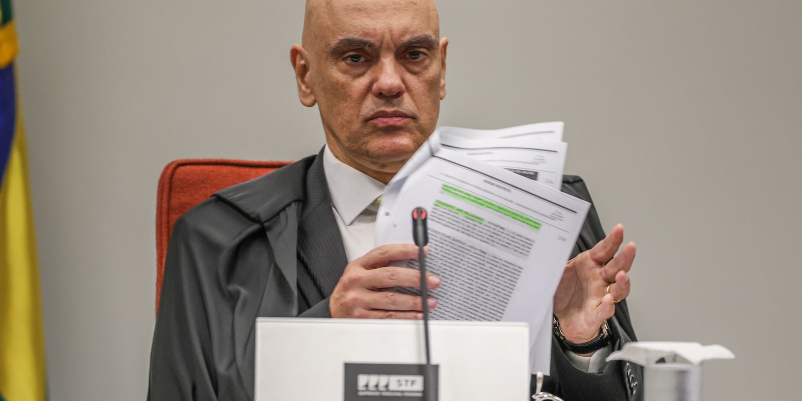 Moraes diz que defesa de Bolsonaro poderá acompanhar acareação de Cid