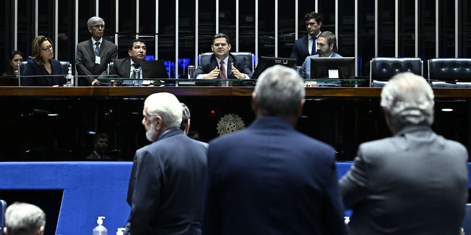 Senado aprova cota de 30% para mulheres em conselhos de estatais