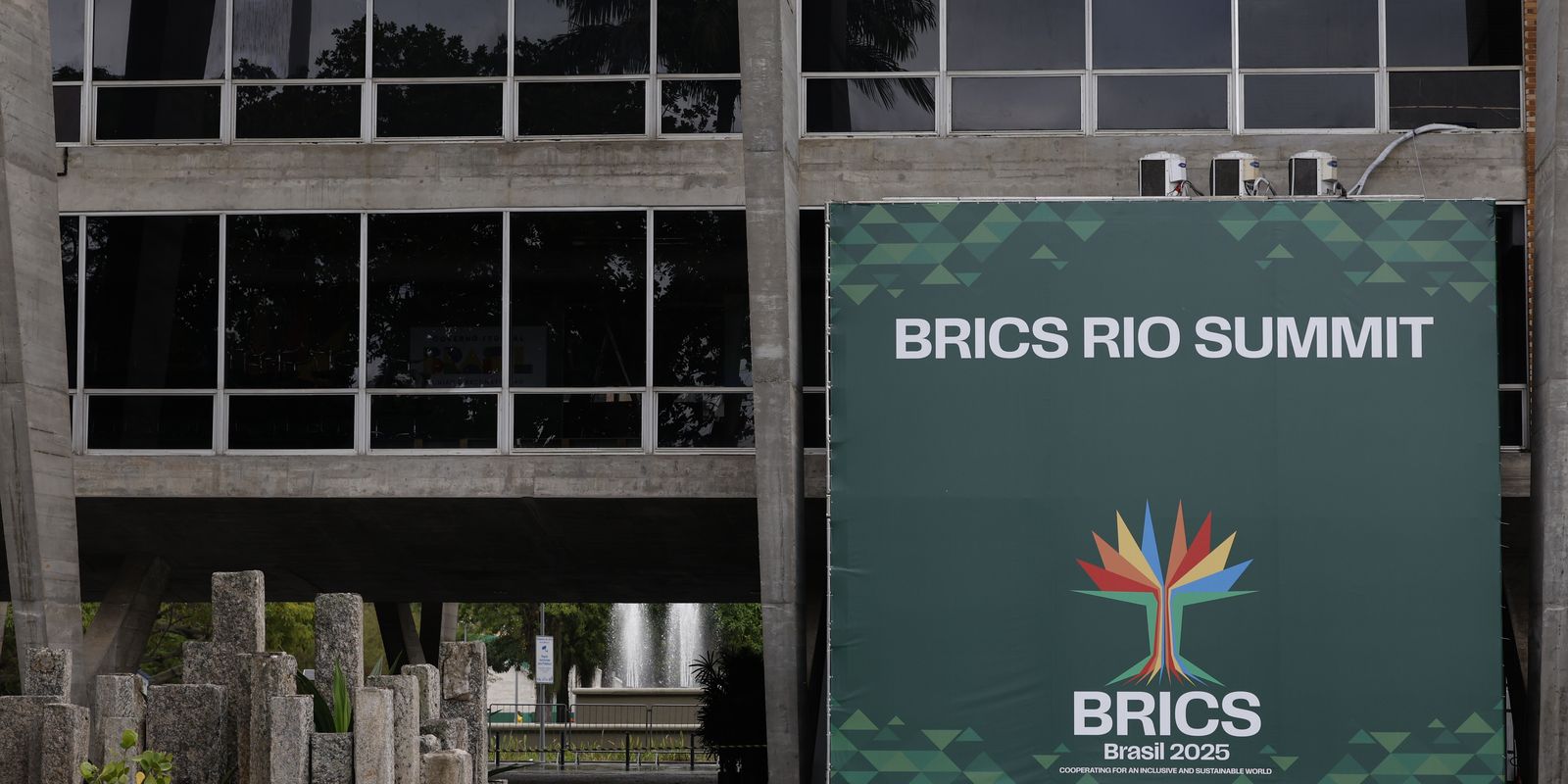 Líderes chegam para a cúpula do Brics no MAM