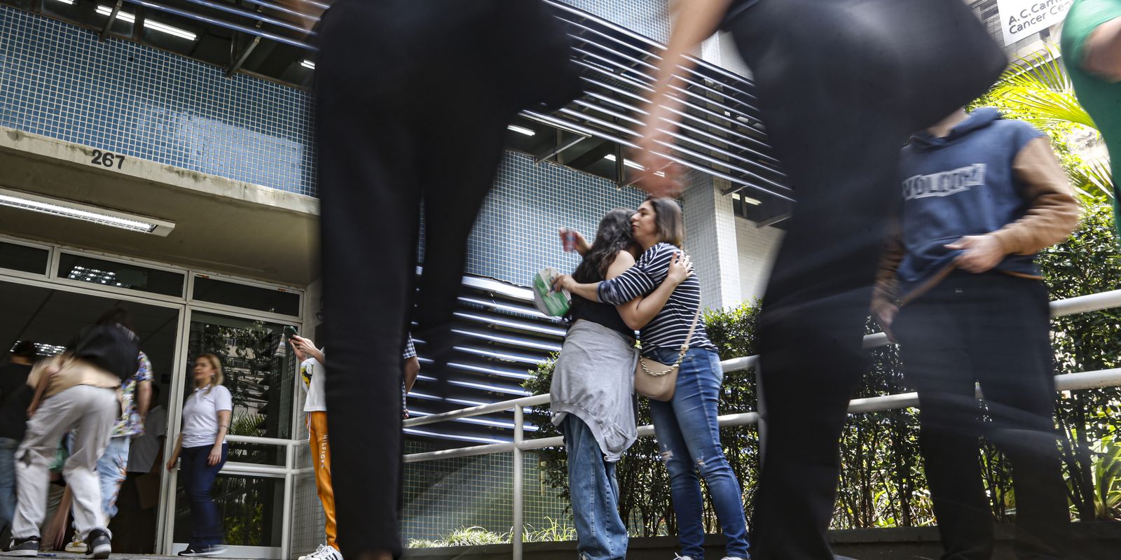 Mulheres representam 60% das inscrições no Enem 2025