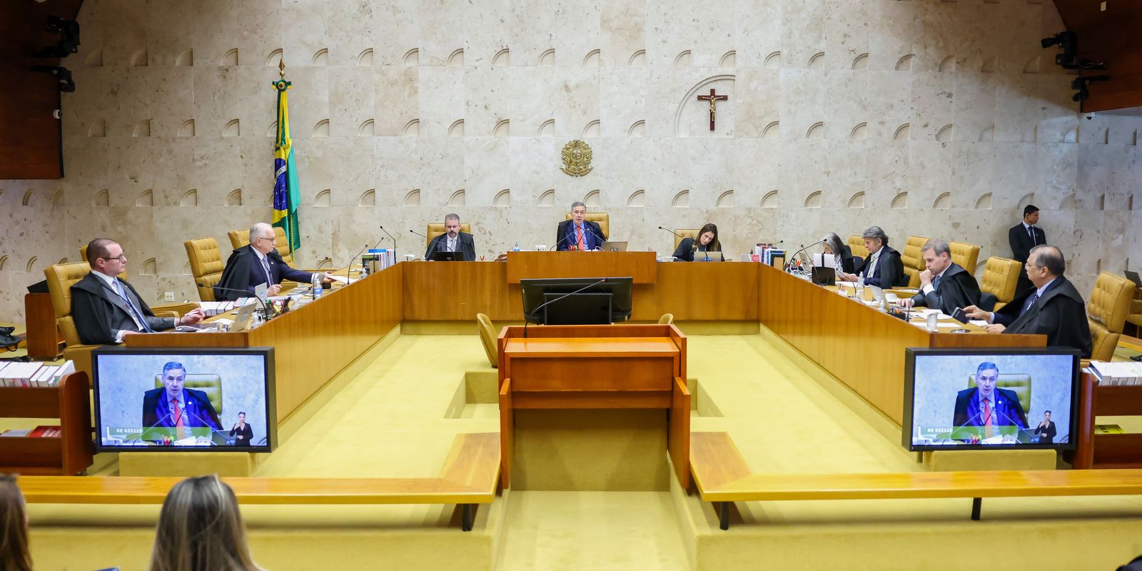 Barroso e Fux discutem em sessão do STF