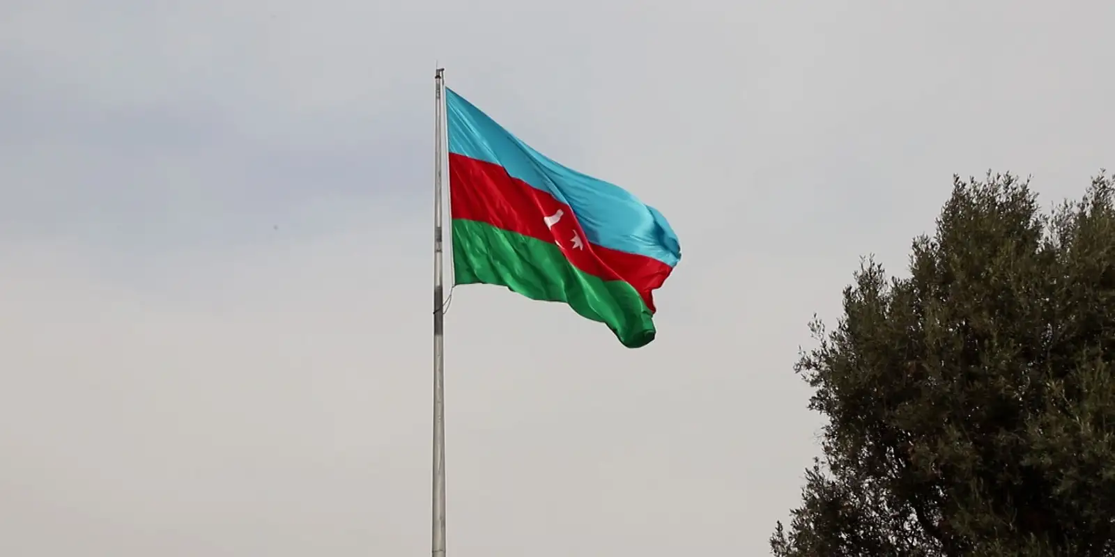 Azerbaijão firma parceria com Brasil para oferecer bolsas de pesquisa