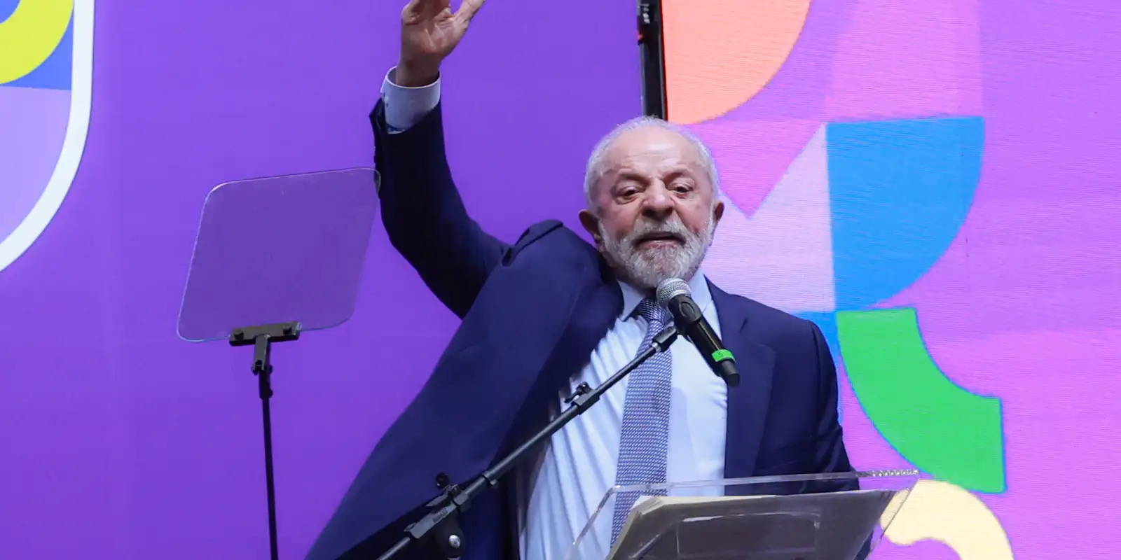 Em conferência, Lula diz que autoritarismo teme as mulheres