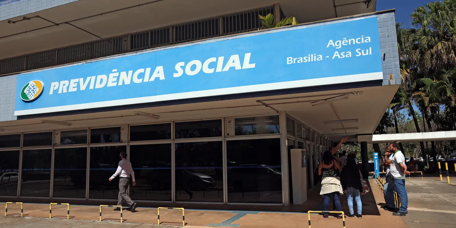 AGU entra com ações contra descontos irregulares em benefícios do INSS