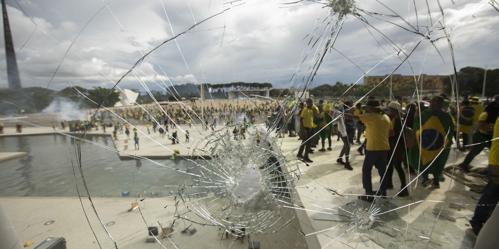 Cronologia da tentativa de golpe: atentados, bloqueios e acampamentos