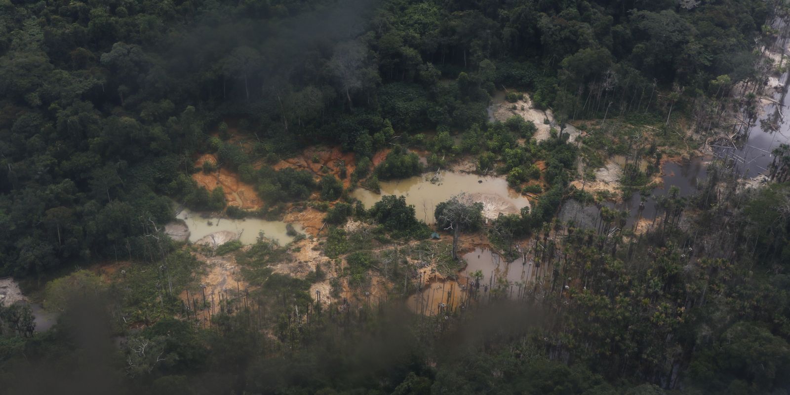 Congresso tem 2 anos para autorizar indígenas explorar mineração legal