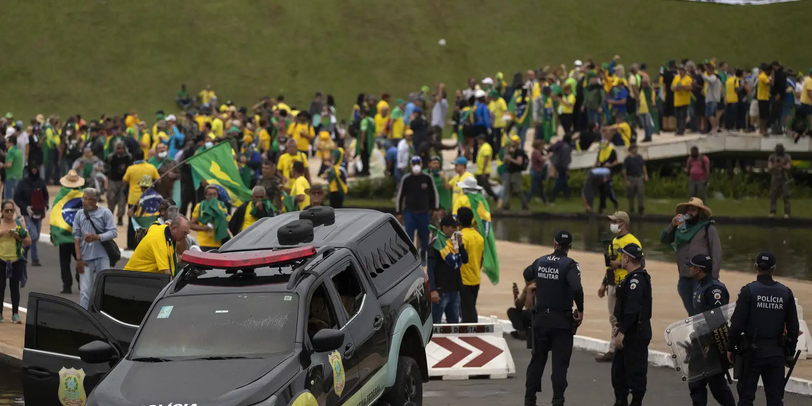 PGR é contra pedido de general para receber visita íntima na prisão