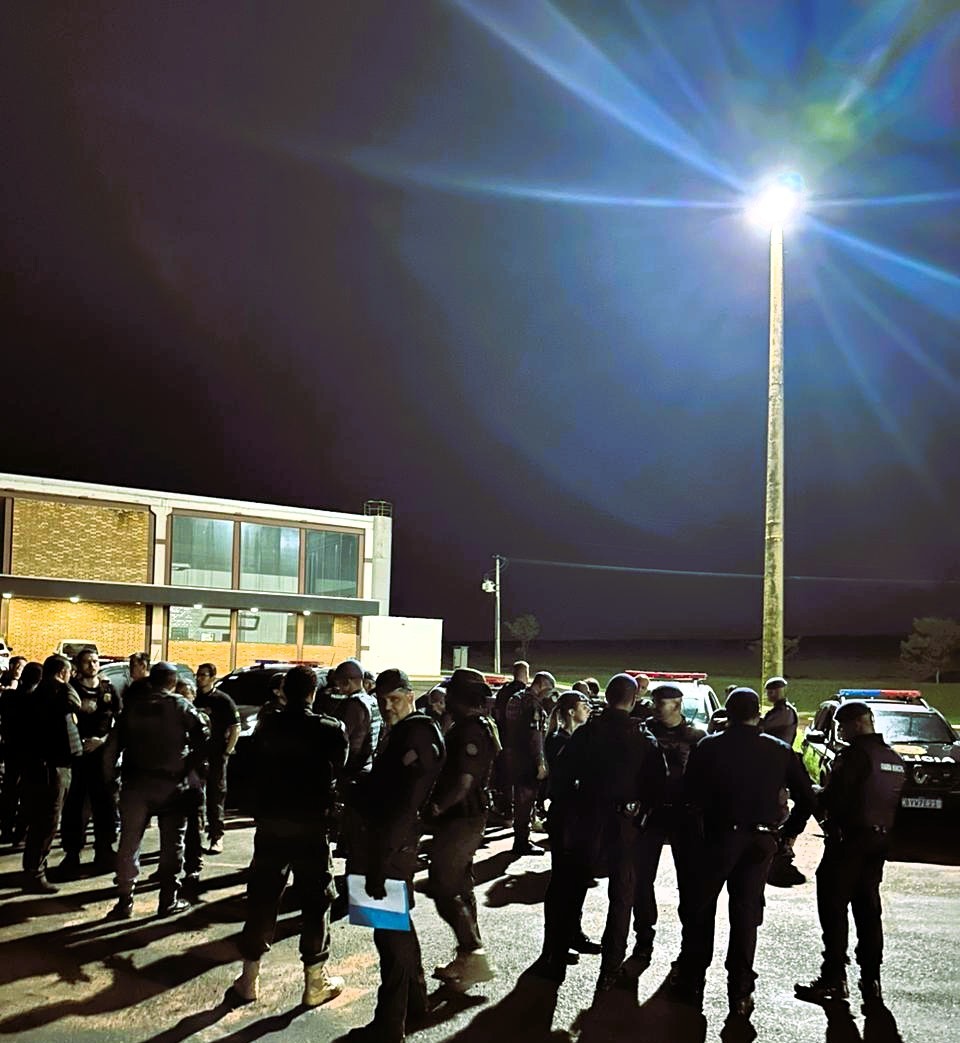 Polícia cumpre 11 mandados judiciais no combate ao tráfico e lavagem de dinheiro