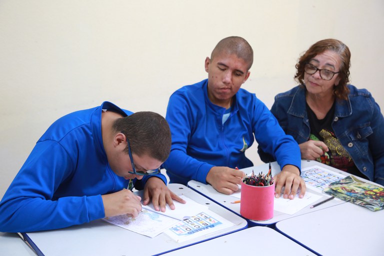 Mães de crianças especiais denunciam educação municipal ao Ministério Público