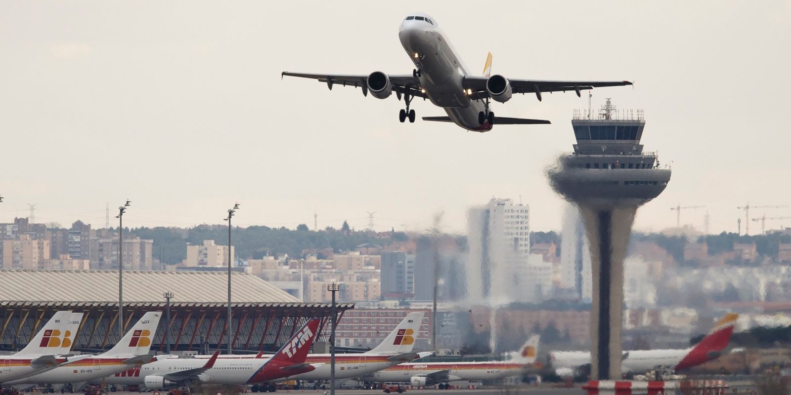 Espanha fecha espaço aéreo para aviões dos EUA envolvidos na guerra