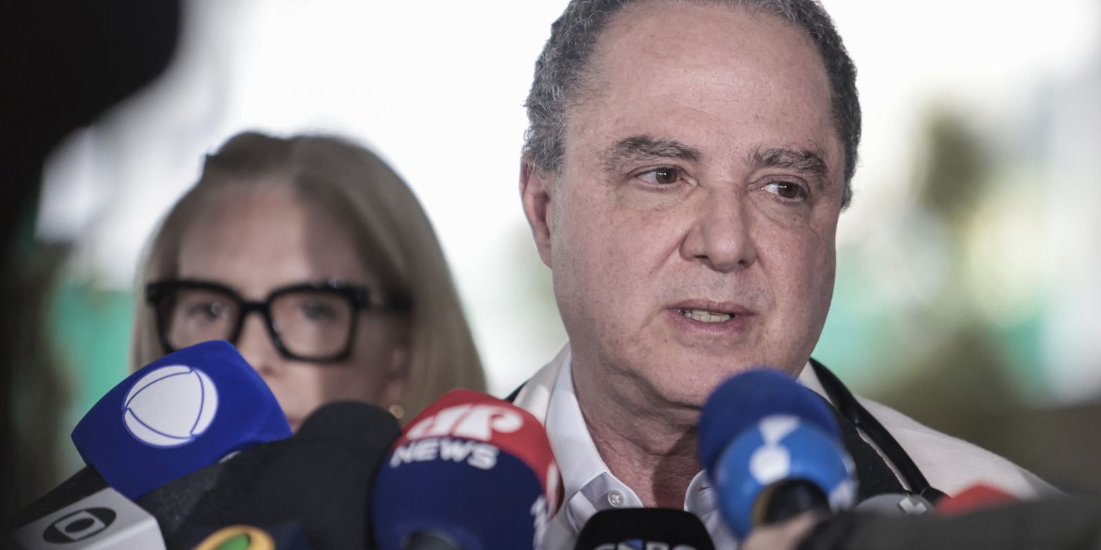Médico diz que Lula retirou lesão, deve repousar e agenda será mantida