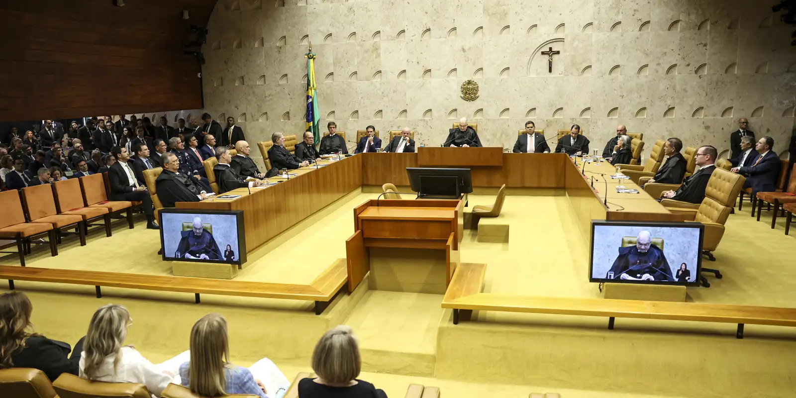 Moraes libera para julgamento ação que pede limites para delação